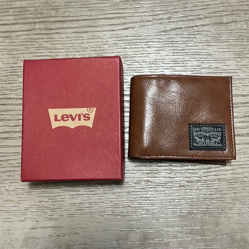 Men’s LEVI’S Bifold Wallet